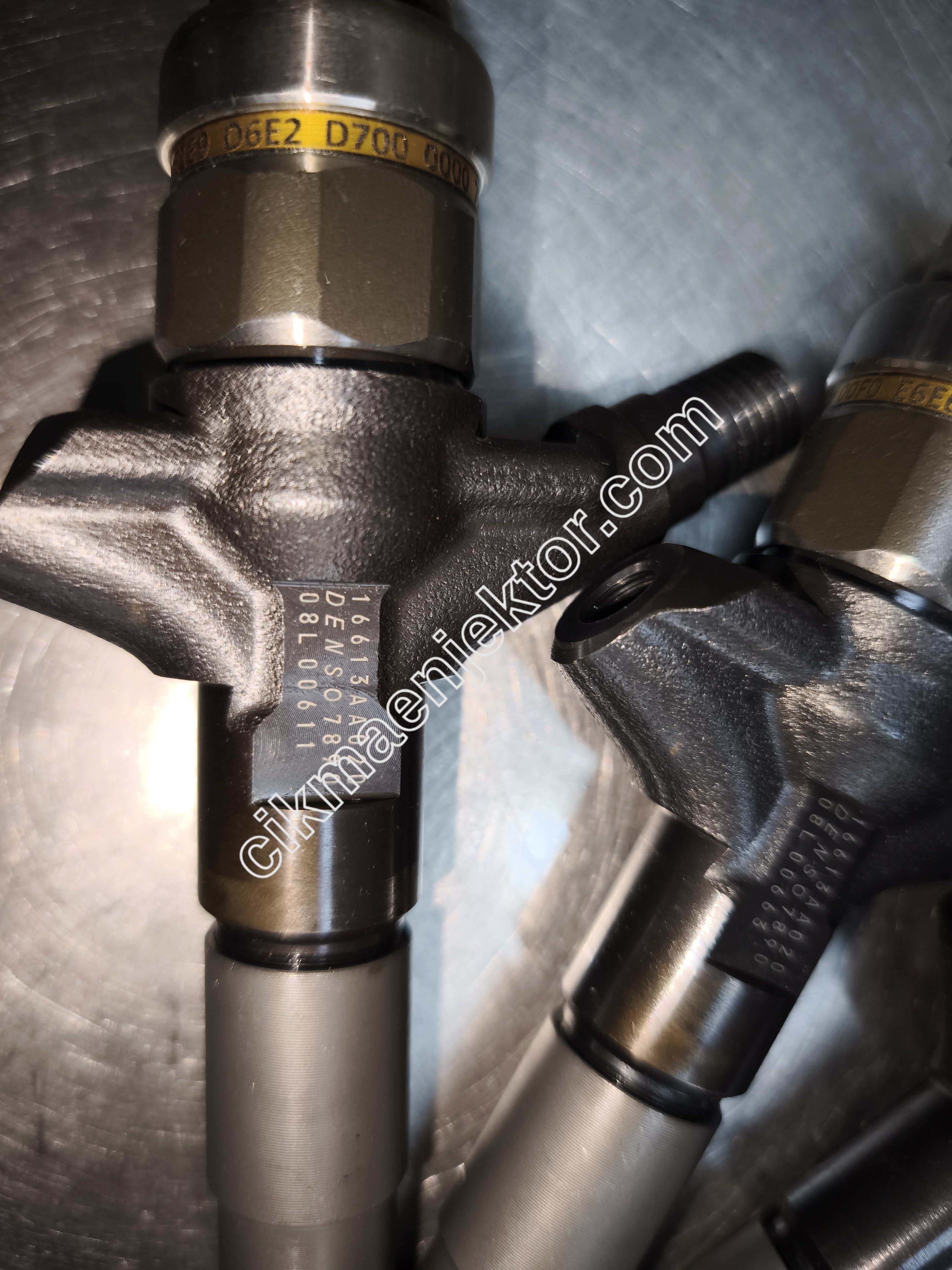 SUBARU Forester 2.0 D AWD ENJEKTÖRÜ - DENSO 16613AA020